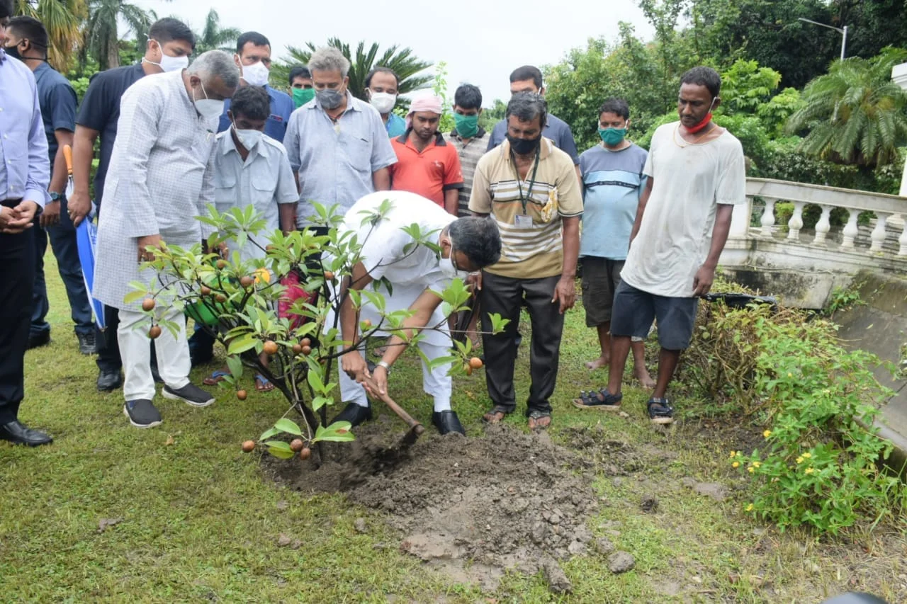 কল্পবৃক্ষ অনুষ্ঠানে কলকাতার পুরপ্রশাসক ফিরহাদ হাকিম