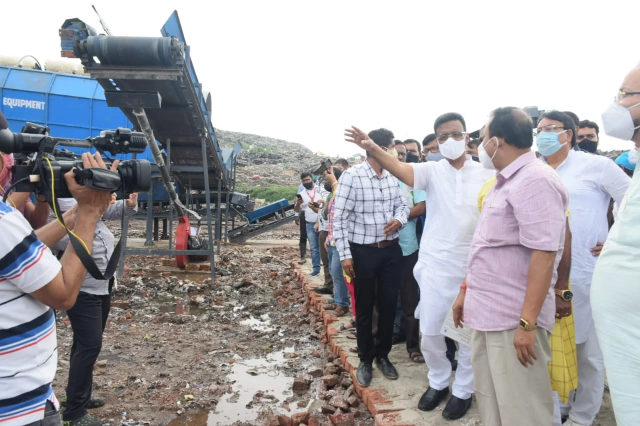 ধাপায় স্তূপীকৃত বর্জ্য সরাতে চালু প্লান্ট