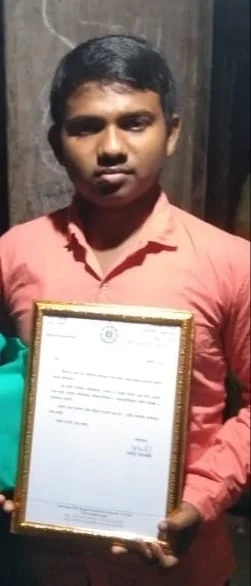 মাধ্যমিকে সম্ভাব্য অষ্টম দিনমজুর ঘরের সন্তান রোহন মণ্ডল, স্বপ্ন চিকিৎসক হওয়ার