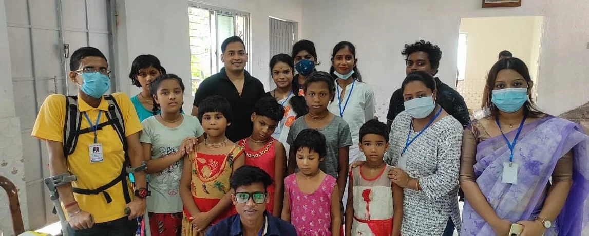 করোনা সংকটে ঘুরে দাঁড়ানোর ইচ্ছে নিয়ে মানুষের পাশে ‘বন্ধু চল বোহেমিয়ান’