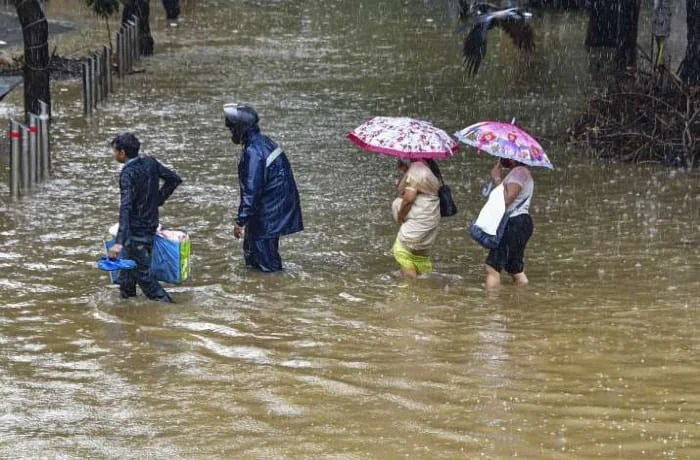 ভূমিধসে বিপর্যস্ত মহারাষ্ট্র, মৃতের সংখ্যা বেড়ে দাঁড়াল ৪৭, বিচ্ছিন্ন সড়কপথ, ক্ষতিপূরণ ঘোষণা প্রধানমন্ত্রীর