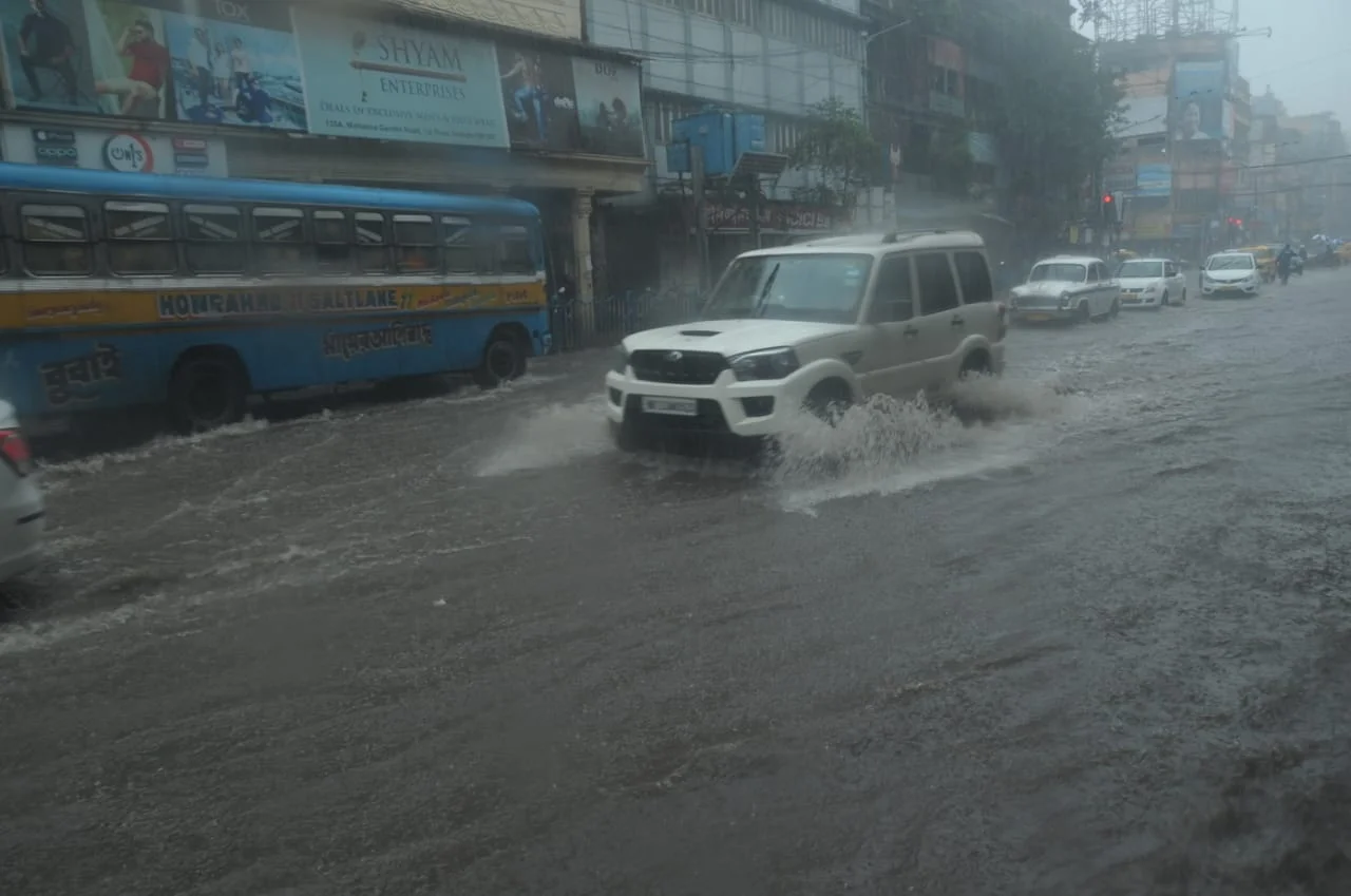 জলমগ্ন কলকাতা.......