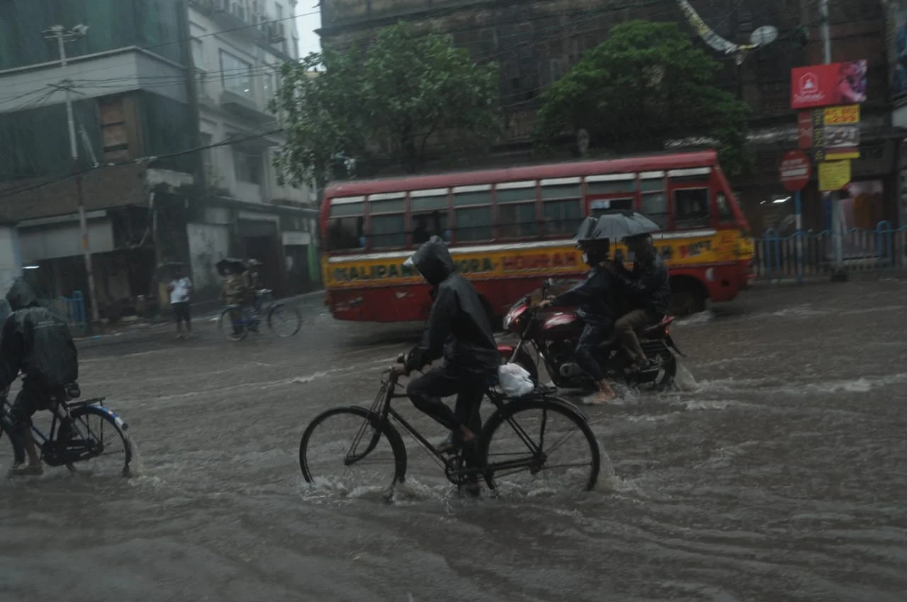 জলমগ্ন কলকাতা.......
