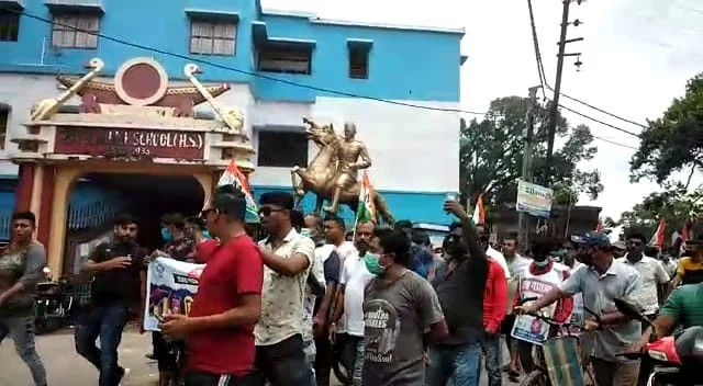 ৬৬'র খাদ্য আন্দোলনের স্মৃতি উস্কে শহিদ নুরুলের তেঁতুলিয়ায় জ্বালানি মূল্যবৃদ্ধির প্রতিবাদে আন্দোলন