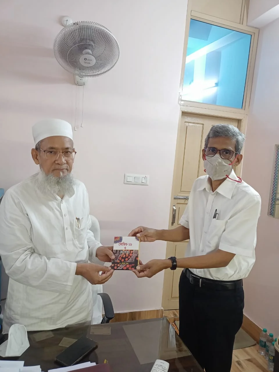 মন্ত্রী সিদ্দিকুল্লাহ চৌধুরীকে সংবর্ধনা প্রদান