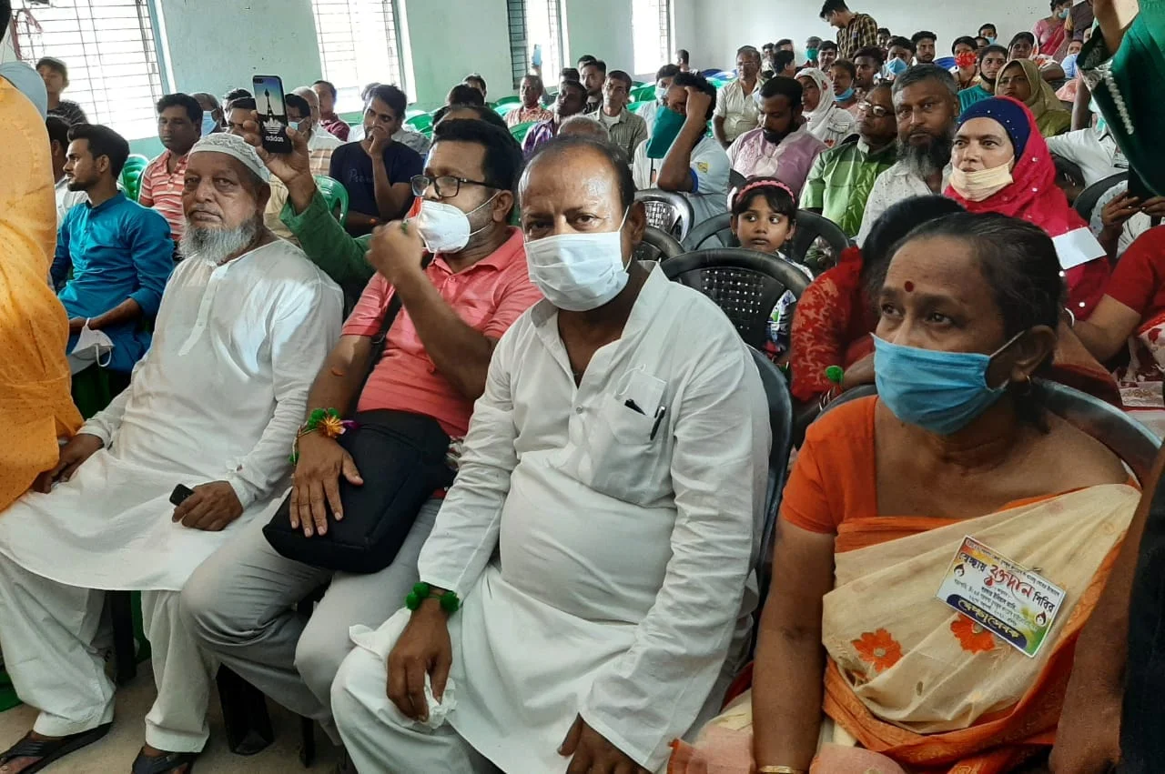 তৃণমূল কংগ্রেস সংখ্যালঘু সেলের উদ্যোগে বসিরহাটে রক্তের বন্ধনে পালিত রাখী বন্ধন উৎসব