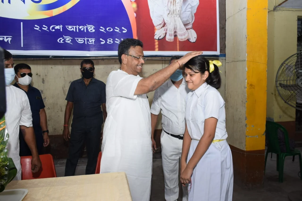 রাজনৈতিক স্বার্থেই দেশভাগ হয়েছিল, আমরা চাই না ফের এমন হোক:­ ফিরহাদ