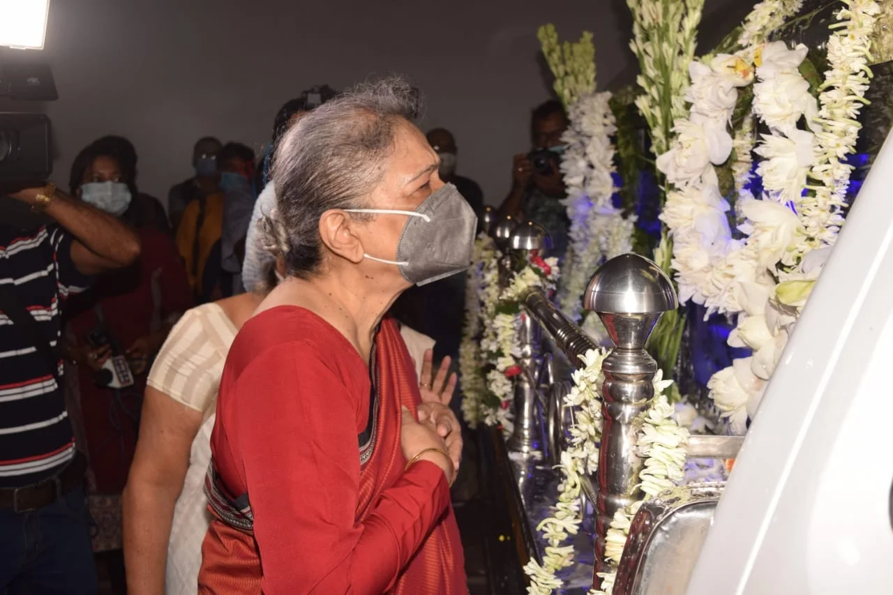 বুদ্ধদেব গুহ'র প্রয়াণ, সাহিত্যজগত হারালো এক কালজয়ী স্রষ্টাকে, শোকজ্ঞাপন মুখ্যমন্ত্রী সহ ফিরহাদ হাকিমের