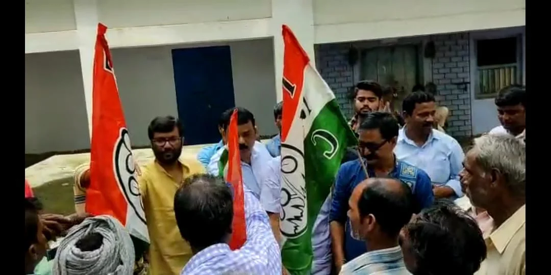 বীরভূমে বিজেপি ছেড়ে কয়েকশো কর্মী সমর্থকের যোগদান তৃণমূলে