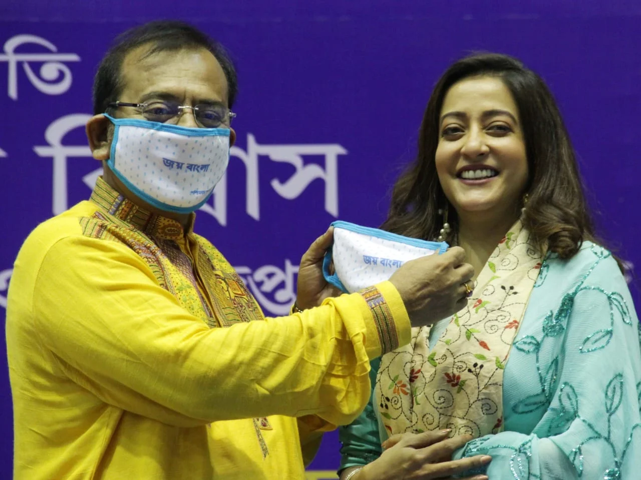 রাখী বন্ধন উৎসবের মধ্যে দিয়ে কোভিডবিধি মেনে চলার বার্তা