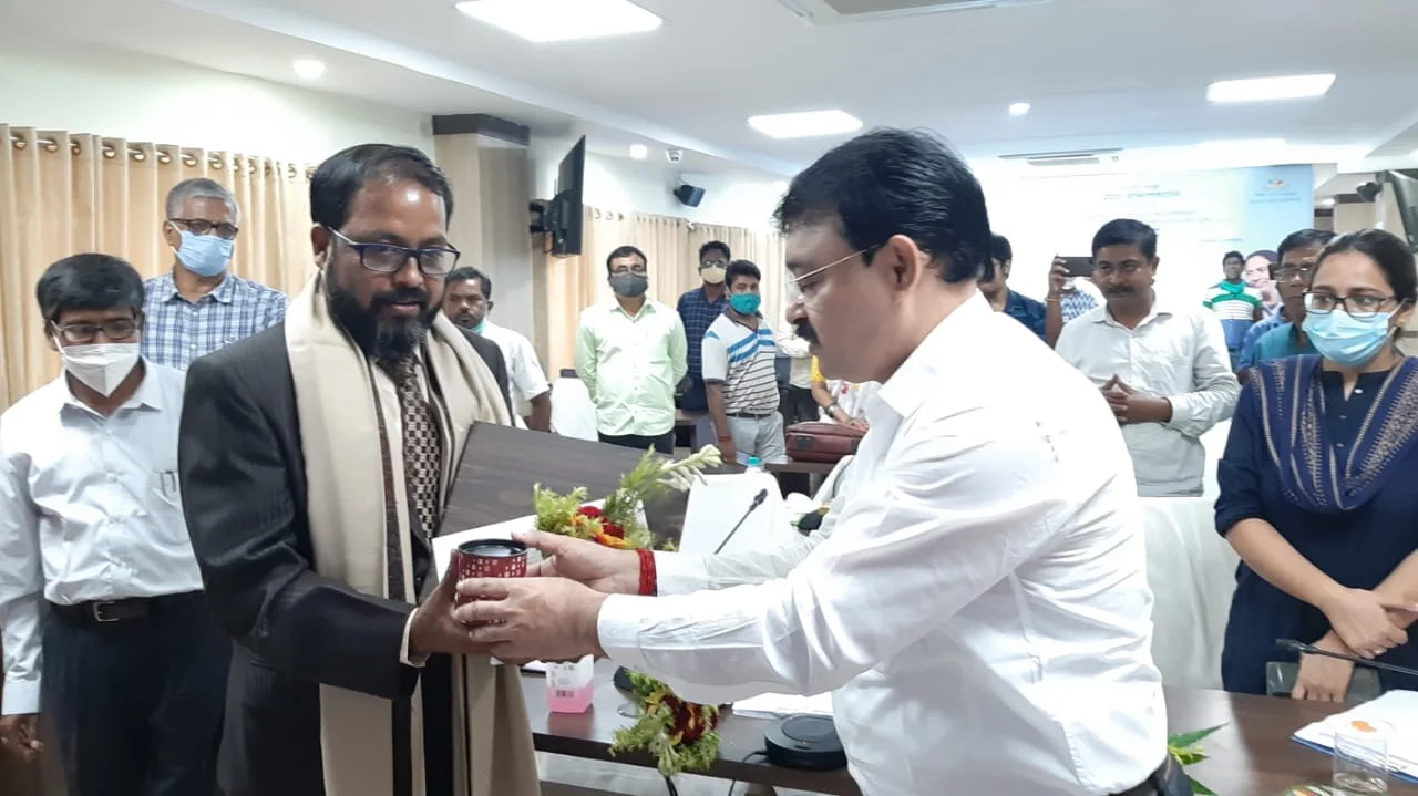 শিক্ষক দিবসে শিক্ষামন্ত্রী ব্রাত্য বসু ভার্চুয়াল অনুষ্ঠানের মাধ্যমে সম্বর্ধিত করলেন বীরভূম জেলার কৃতী শিক্ষকদের