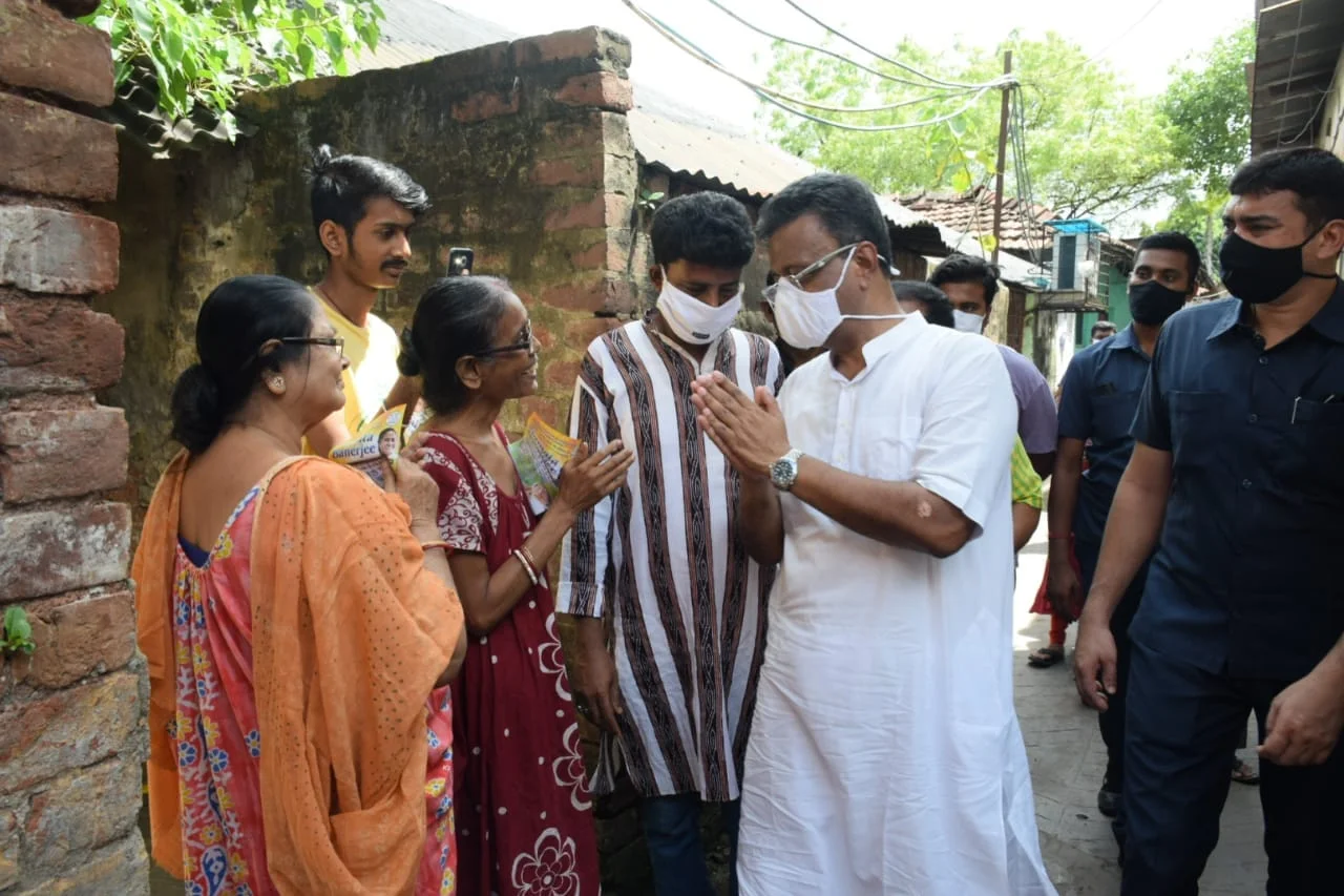 ভবানীপুরে রেকর্ড ভোটে জিতবেন মমতা, প্রচারে নেমে প্রত্যয়ী ফিরহাদ