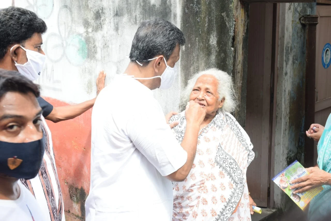 ভবানীপুরে রেকর্ড ভোটে জিতবেন মমতা, প্রচারে নেমে প্রত্যয়ী ফিরহাদ