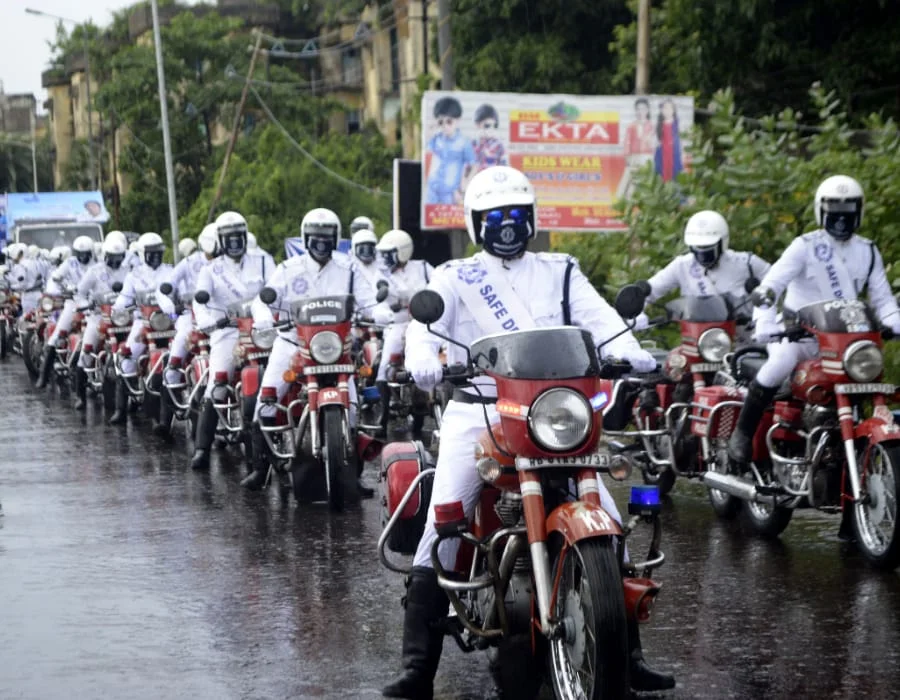 'রোড সেফটি উইক' প্রোগ্রামের উদ্বোধন করলেন কলকাতার নগরপাল সৌমেন মিত্র