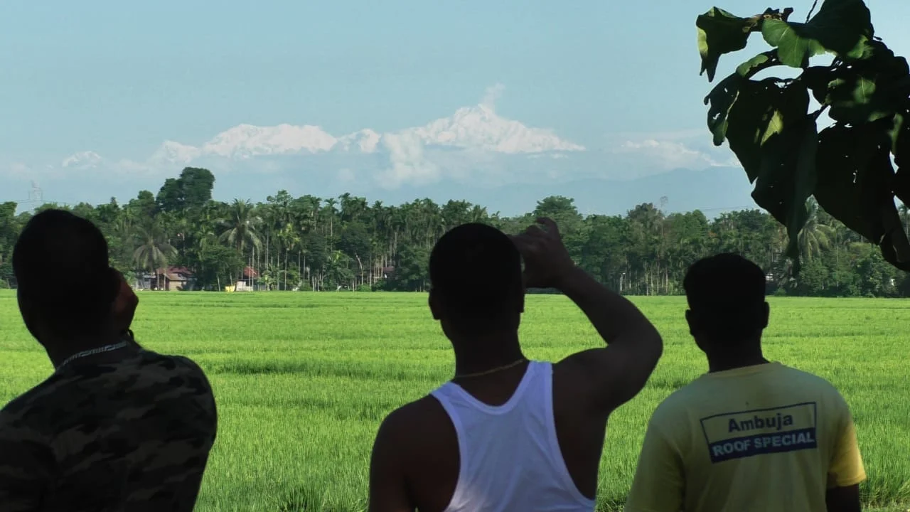 আজ কাঞ্চনজঙ্ঘার নৈসর্গিক দৃশ্য ধরা পড়ল ডুয়ার্স থেকে, আপ্লুত শহরবাসী থেকে পর্যটকেরা