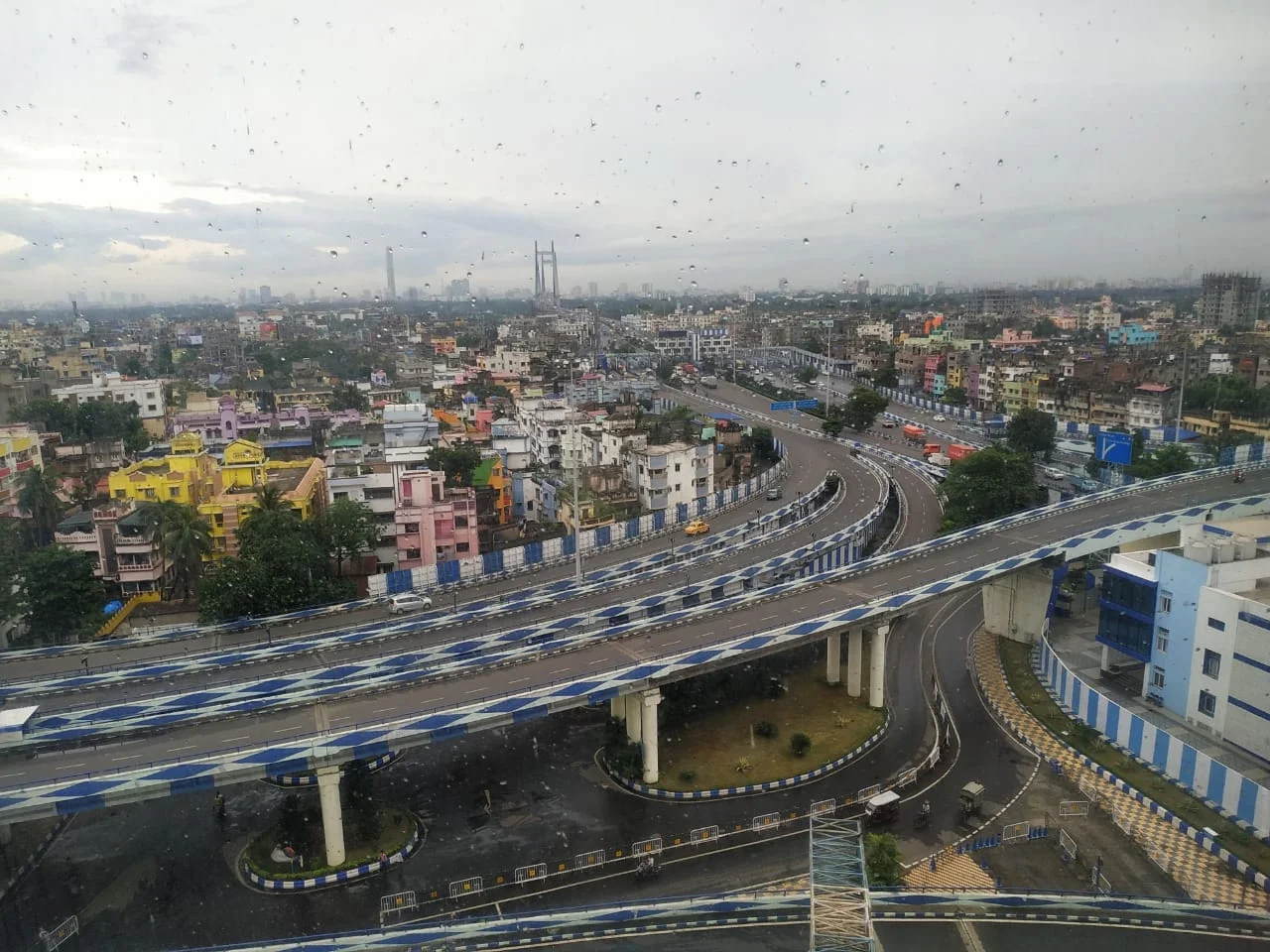 'মা উড়ালপুল'-এর ছবি...