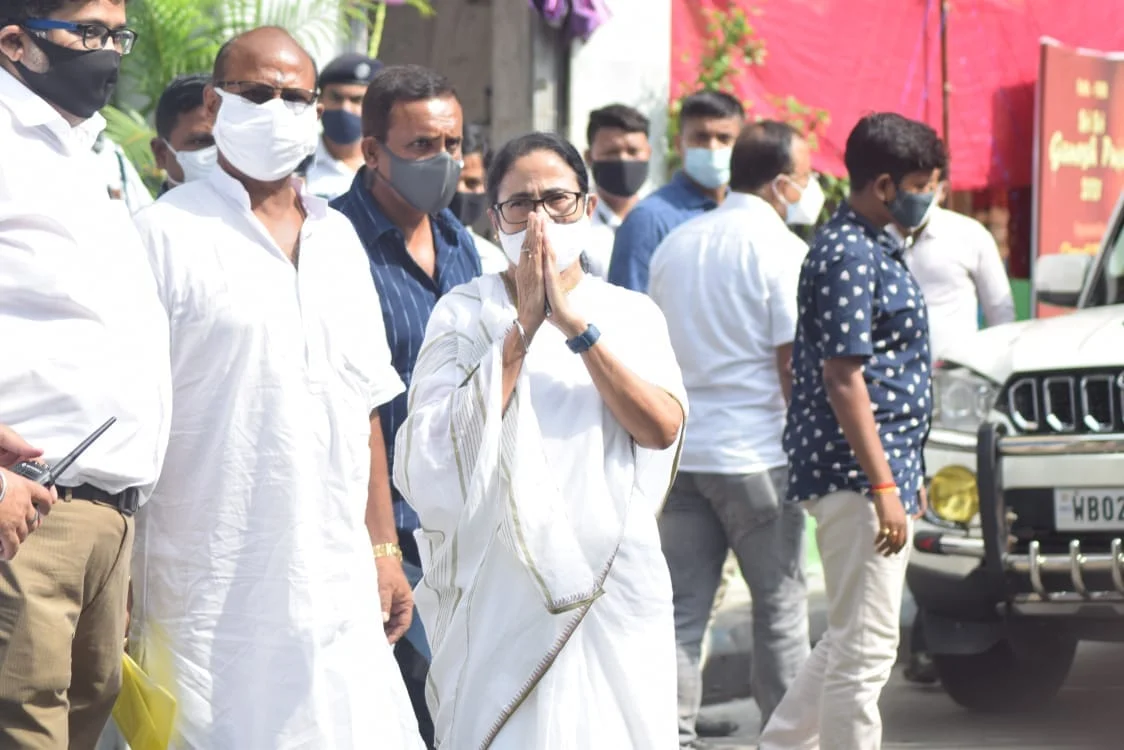 মনোনয়ন জমা দিলেন মমতা বন্দ্যোপাধ্যায়