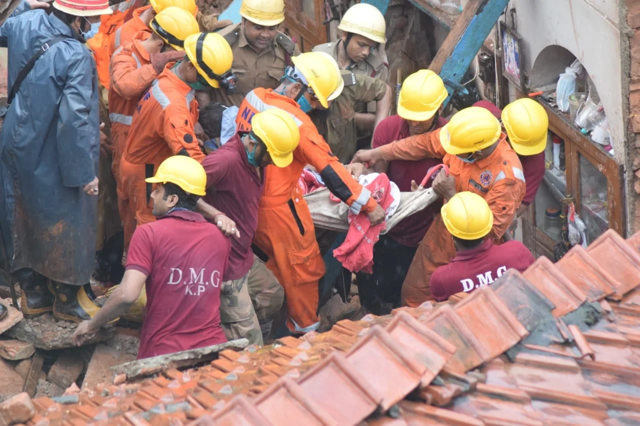 আহিরীটোলা কাণ্ড, রাতভর দুর্যোগ প্রাণ কেড়ে নিল প্রৌঢ়া সহ ১ একরত্তির