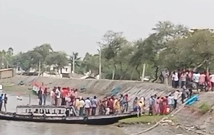 সুন্দরবনে নদীপথে চালু হল দুয়ারে রেশন