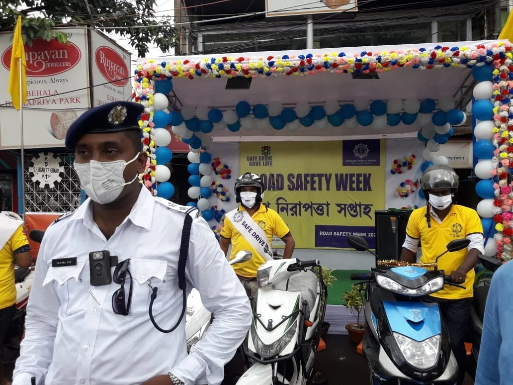 'রোড সেফটি উইক' প্রোগ্রামের উদ্বোধন করলেন কলকাতার নগরপাল সৌমেন মিত্র