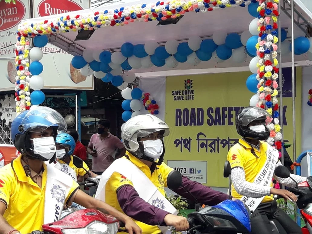 'রোড সেফটি উইক' প্রোগ্রামের উদ্বোধন করলেন কলকাতার নগরপাল সৌমেন মিত্র