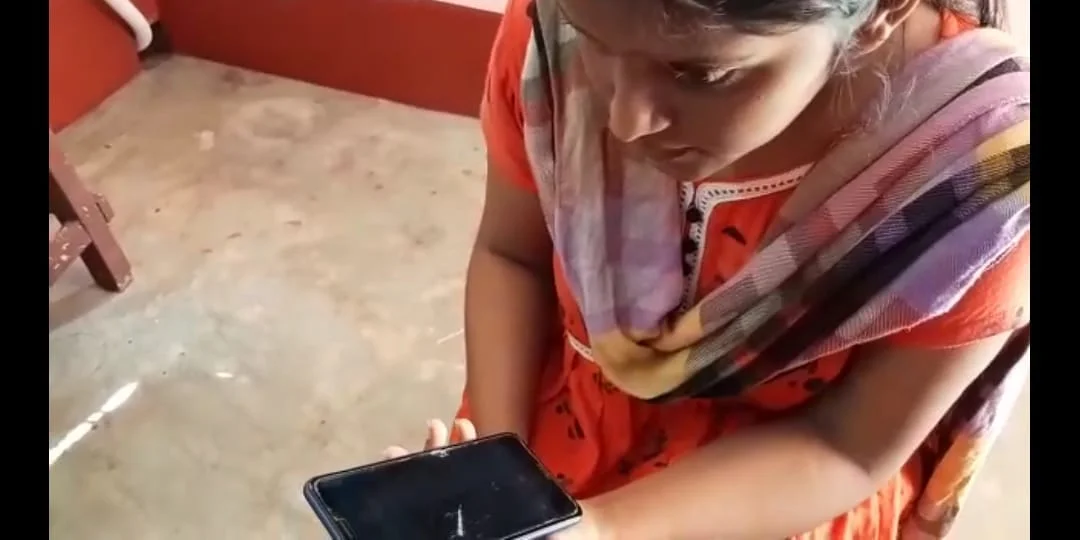 অনলাইন সাইটে নোট বিক্রির বিজ্ঞাপন দিয়ে প্রতারণার শিকার কলেজ ছাত্রী