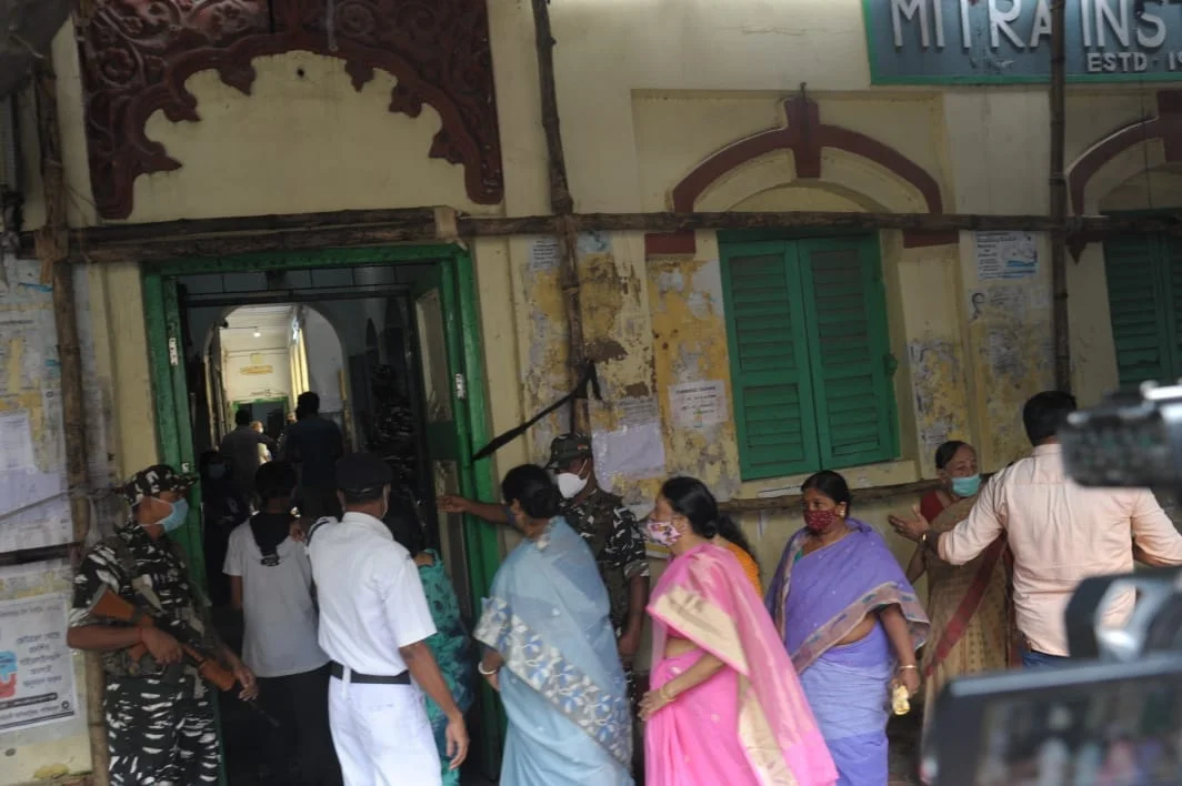 ভবানীপুরের উপনির্বাচনের কিছু ছবি…