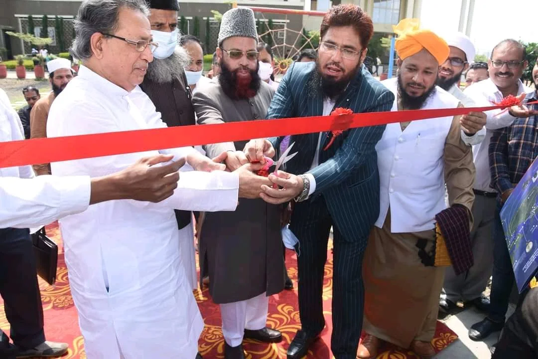 আল-আমীন মিশনের ইংরেজি মাধ্যম ক্যাম্পাস শুরু হল ইন্দোরে, ফটো গ্যালারিতে দেখেনিন একনজরে