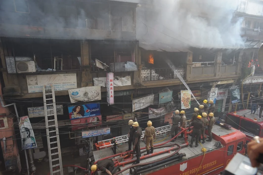 আগুনের গ্রাসে কলুটোলা স্ট্রিট