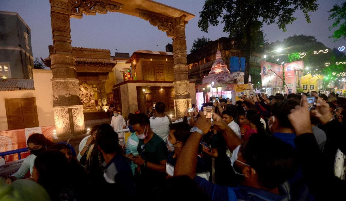 পুজো মণ্ডপ সহ দুর্গা প্রতিমার কয়েকটি চিত্র...