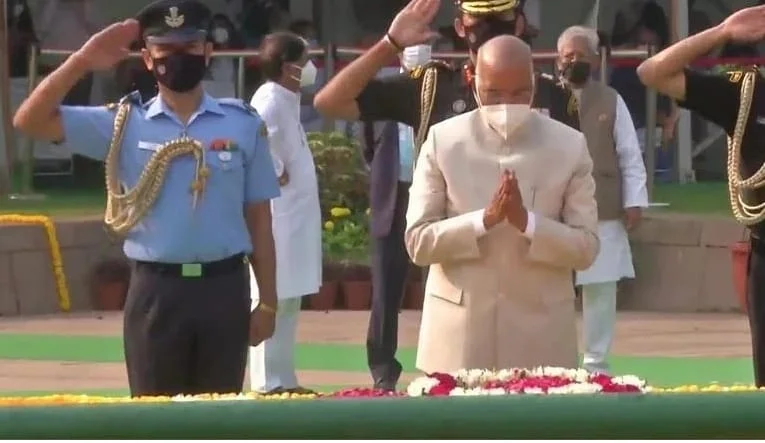 মহাত্মা গান্ধীর ১৫২তম জন্মজয়ন্তীতে বিভিন্ন দলের রাজনৈতিক নেতা সহ শ্রদ্ধাঅর্পণ প্রধানমন্ত্রী, রাষ্ট্রপতির