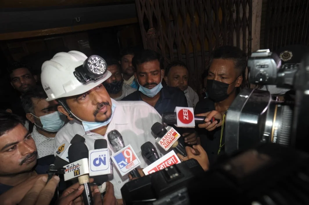 আগুনের গ্রাসে কলুটোলা স্ট্রিট