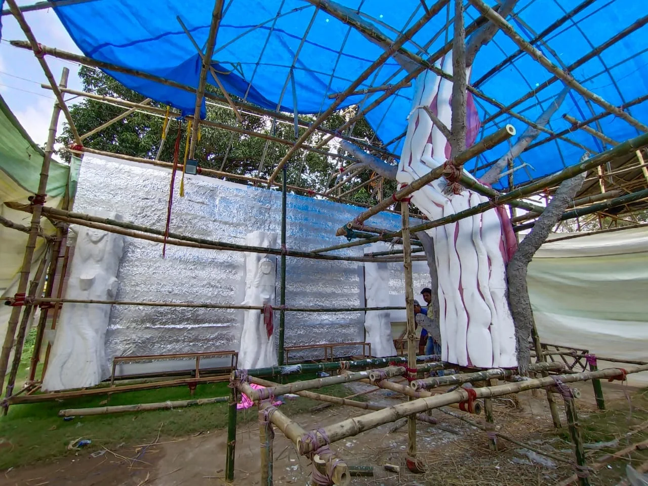 মহামারিকালে চরম আর্থিক সংকটে প্যান্ডেল ব্যবসায়ী থেকে শিল্পীরা