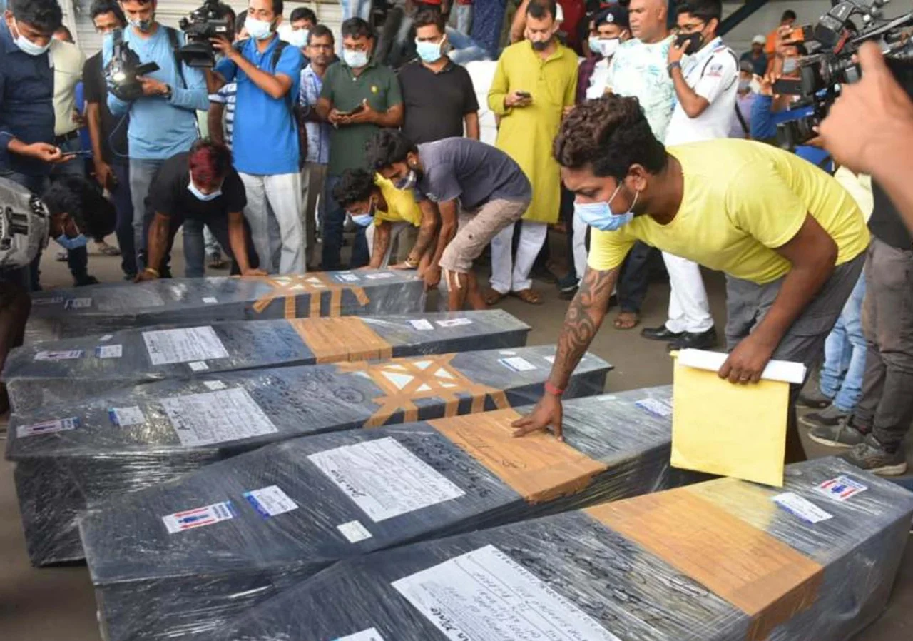 চোখের জলে শেষ বিদায় দেবভূমিতে প্রাকৃতিক বিপর্যয়ে নিহত পাঁচ বাঙালি অভিযাত্রীকে