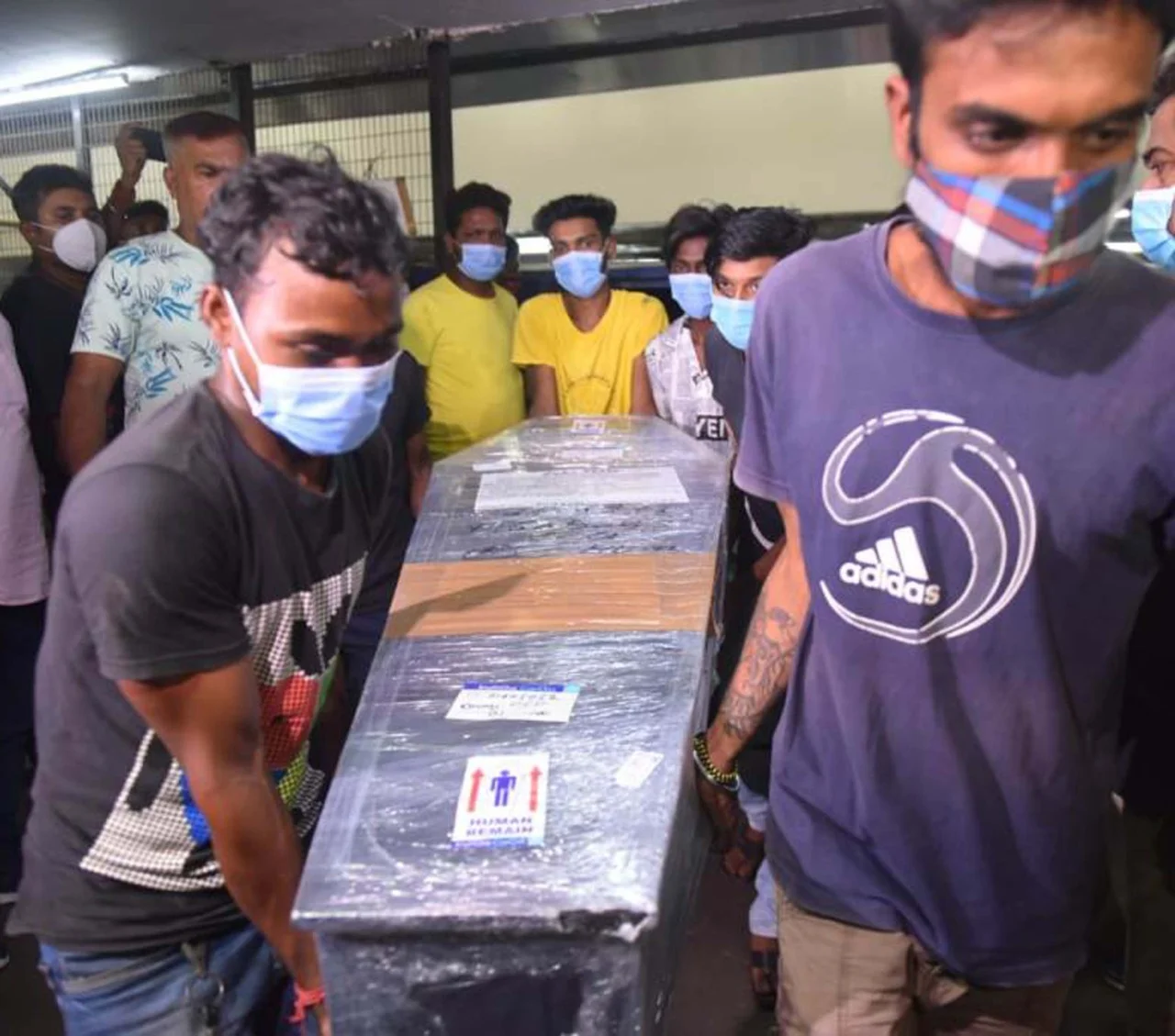 চোখের জলে শেষ বিদায় দেবভূমিতে প্রাকৃতিক বিপর্যয়ে নিহত পাঁচ বাঙালি অভিযাত্রীকে