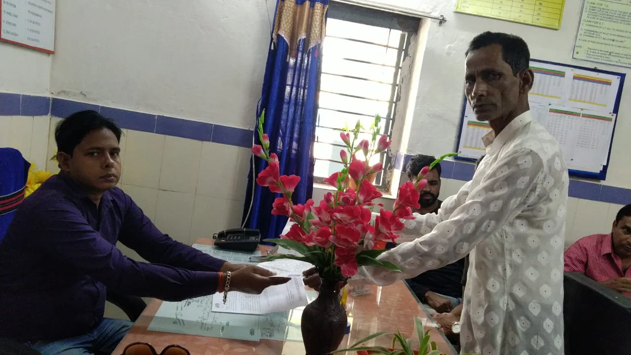 ট্রেন চলাচলের দাবিতে ডেপুটেশন