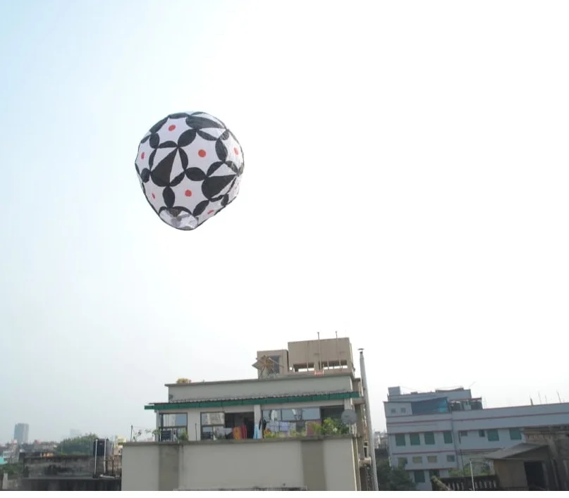 কালীপুজোয় ফানুশের মেলা কলকাতার আকাশে... কিছু ছবি