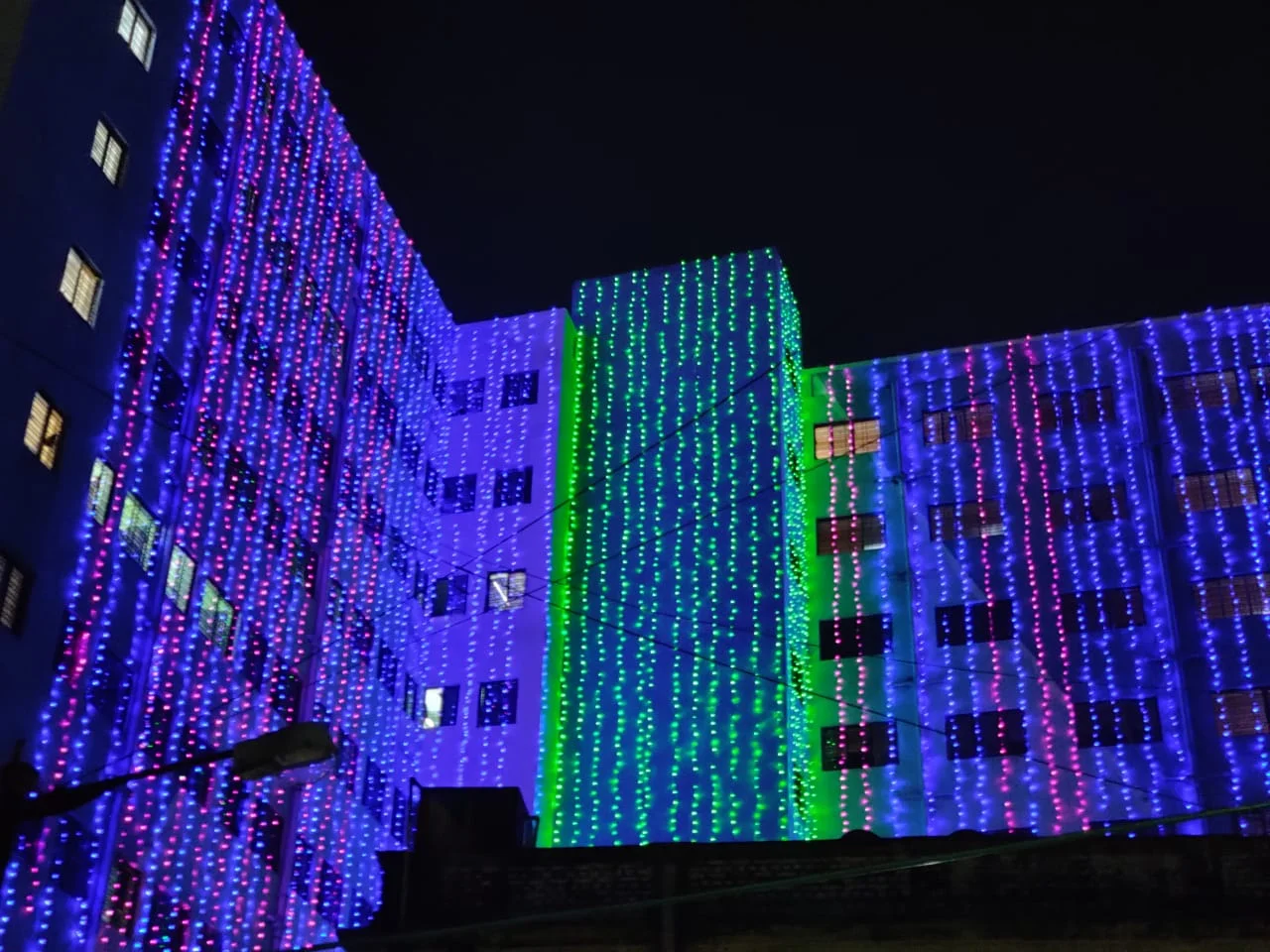 দীপাবলিতে সেজে উঠেছে এসএসকেএমের হস্টেল