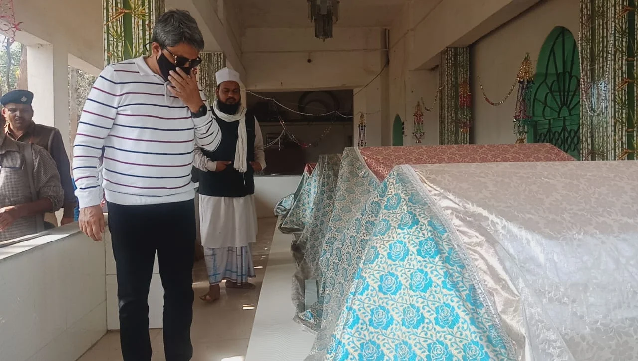 কলকাতায় বিশেষ অনুষ্ঠানে যোগ দিতে এসে বীরভূমে পূর্ব পুরুষদের জন্মভিটেতে বাংলাদেশের বিদেশ প্রতিমন্ত্রী