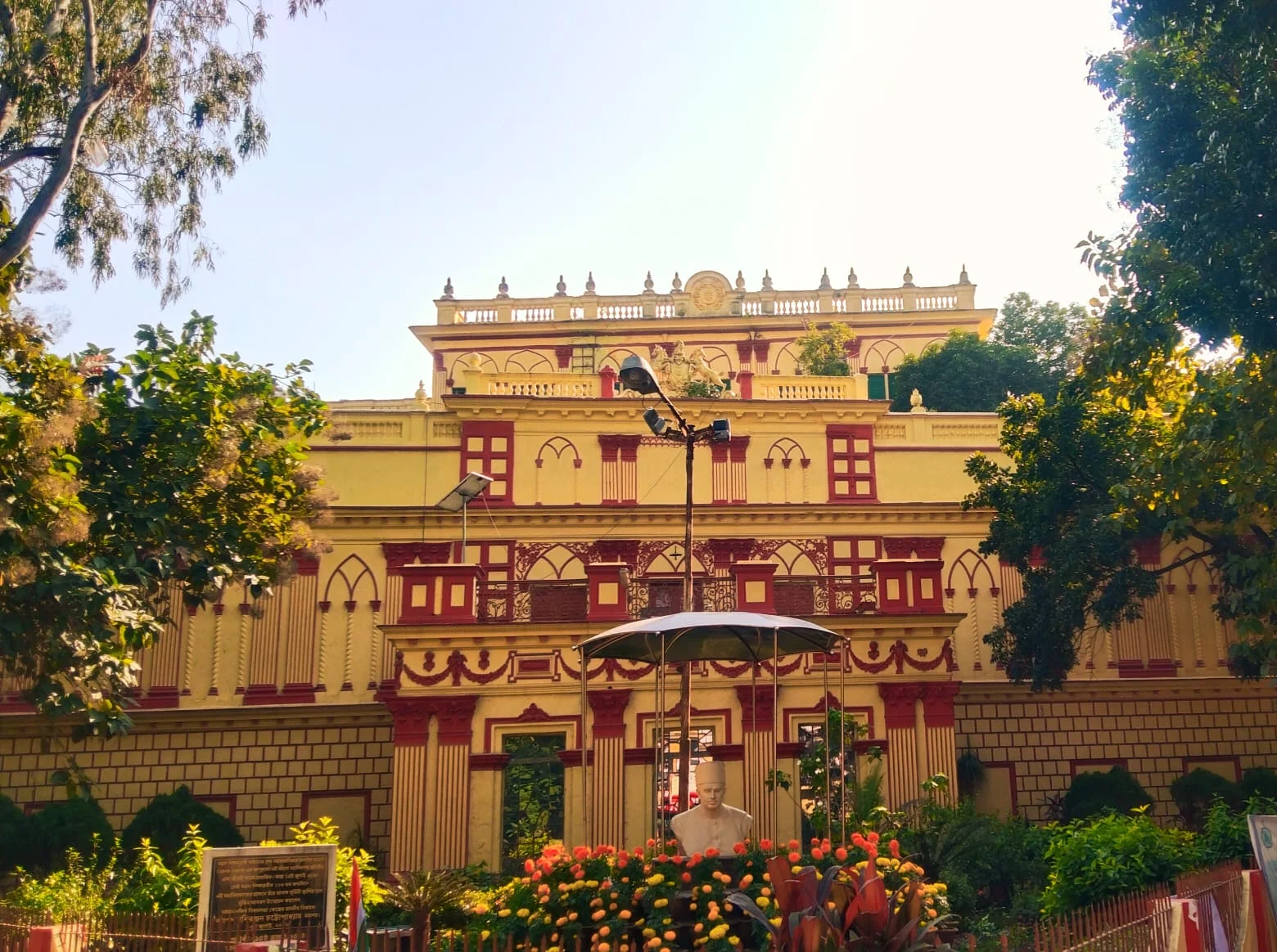 ঘুরে আসুন  রাজার শহর বর্ধমান থেকে, ছুঁয়ে আসুন শরিফাবাদের ইতিহাস