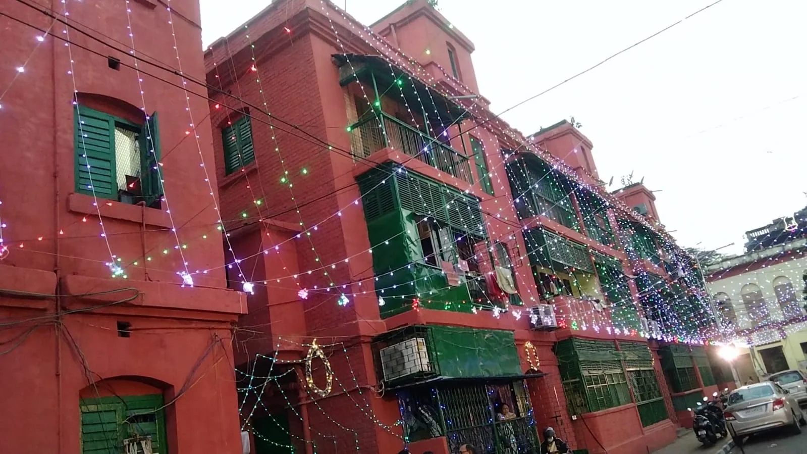 নিজস্ব পরম্পরা মেনে বর্ষবরণের অপেক্ষায় বো ব্যারাক