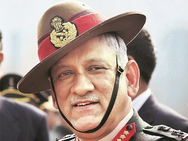 এক বর্ণময় জীবনের ইতি, দুর্ঘটনার মধ্য দিয়ে  চলে গেলেন দেশের প্রথম প্রতিরক্ষা প্রধান