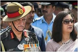সেনাপত্নী হিসেবে নিজেকে আবব্ধ রাখেননি, মধুলিকা রাওয়াত ছিলেন এক প্রতিভাময়ী নারী