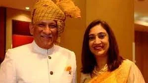 সেনাপত্নী হিসেবে নিজেকে আবব্ধ রাখেননি, মধুলিকা রাওয়াত ছিলেন এক প্রতিভাময়ী নারী