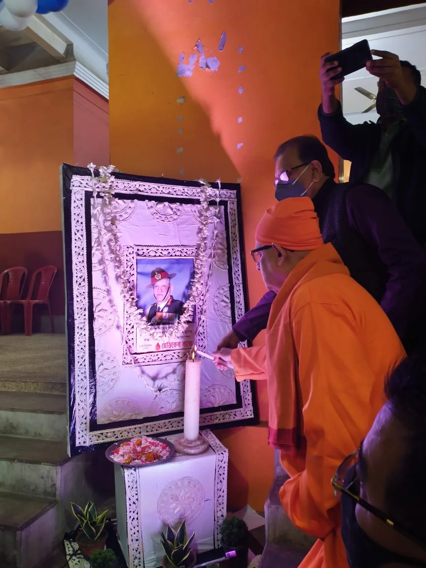রক্তদানের মাধ্যমে রাওয়াতকে শ্রদ্ধা জ্ঞাপন
