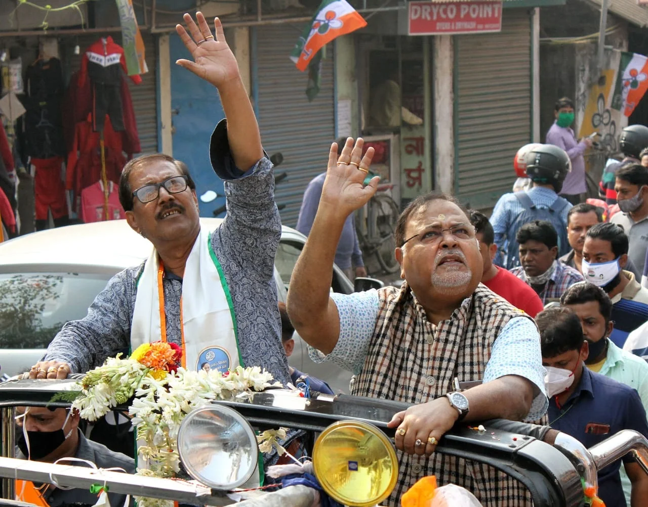 পুরভোটের আগে কলকাতায় জমজমাট শেষ রবিবাসরীয় প্রচার