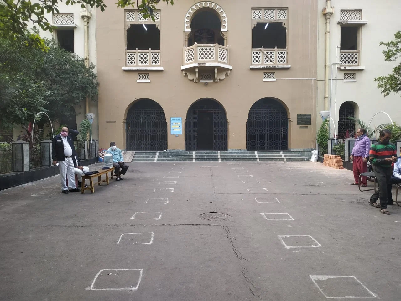 সুষ্ঠুভাবে ভোট সম্পন্ন করতে তৎপর কমিশন, স্পর্শকাতর বুথে বাড়তি নিরাপত্তা