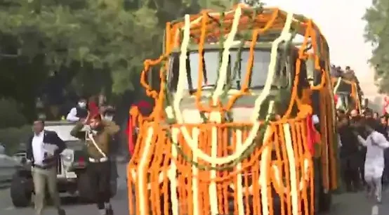 পূর্ণ রাষ্ট্রীয় মর্যাদায় শেষকৃত্য,  ১৭ তোপধ্বনিতে অন্তিমবিদায় CDS  বিপিন রাওয়াত  