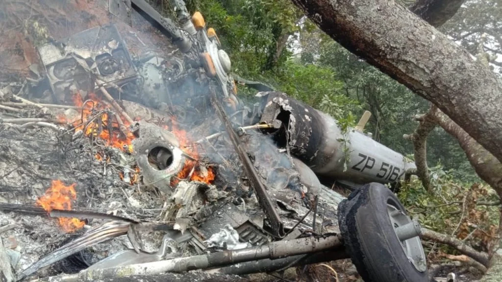 বিপিন রাওয়াতের বাসভবনে রাজনাথ সিং, কথা বলছেন বাড়ির সদস্যদের সঙ্গে
