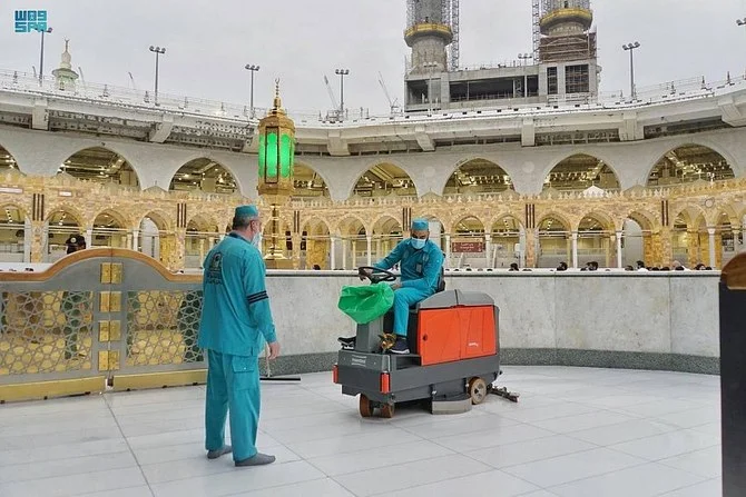 সউদির ২ পবিত্র মসজিদে ব্যাপক সাফাই অভিযান